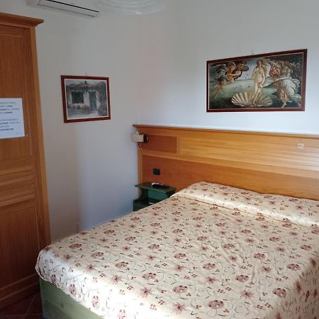 Hotel Sottovento 산테지디오델몬테알비노 외부 사진