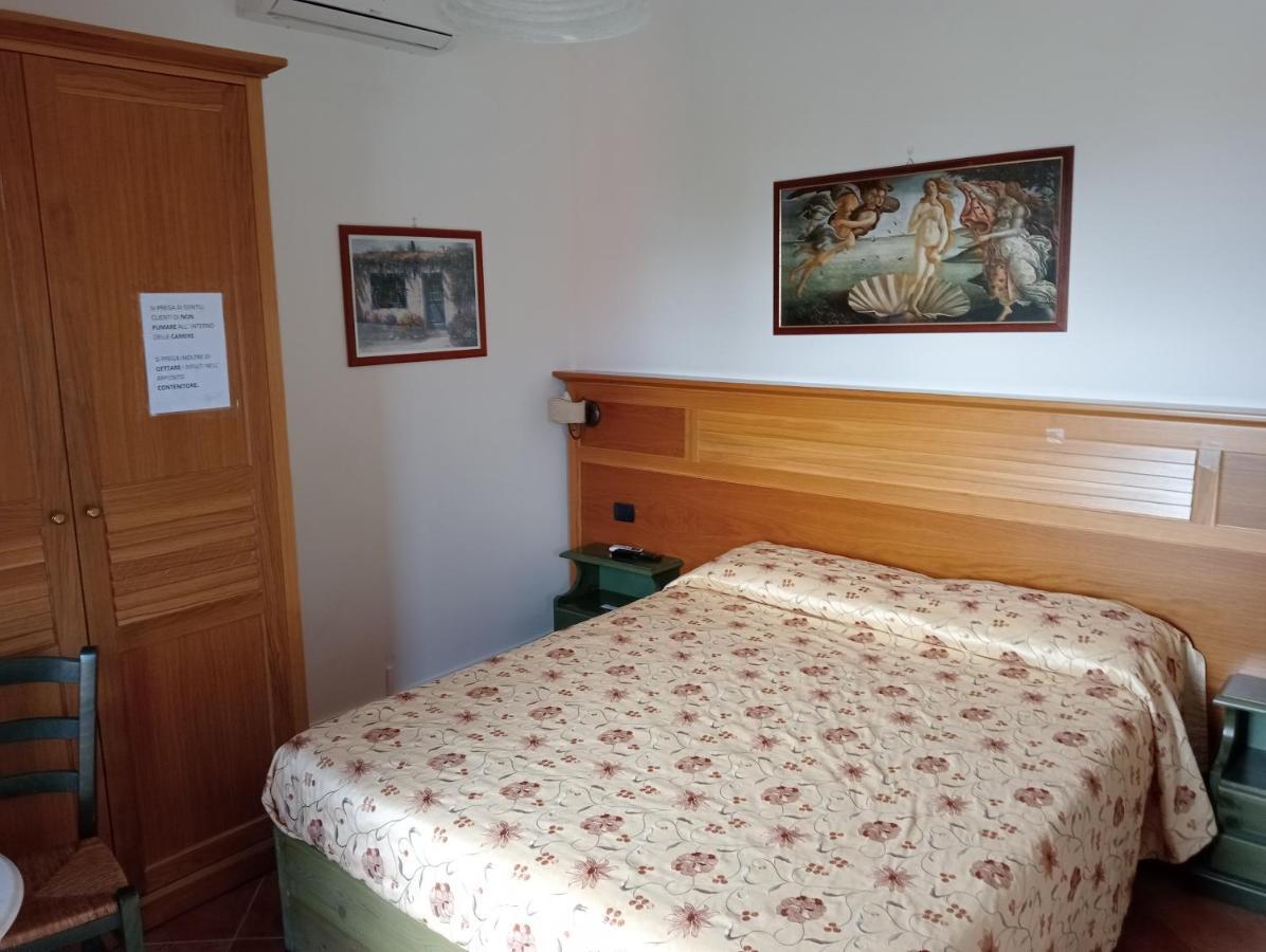Hotel Sottovento 산테지디오델몬테알비노 외부 사진