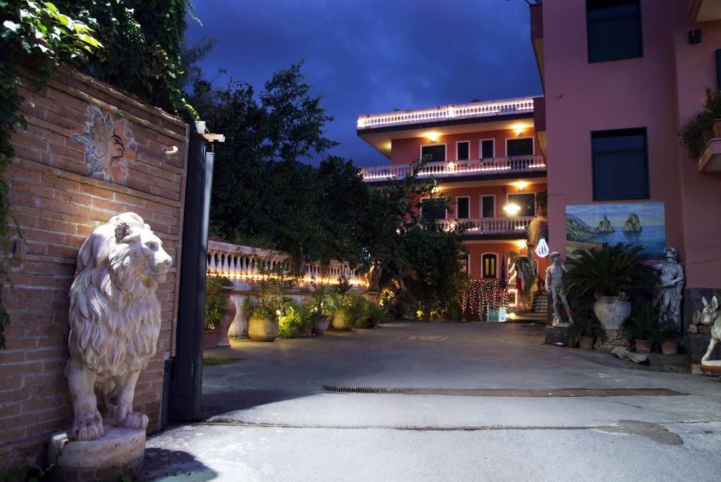 Hotel Sottovento 산테지디오델몬테알비노 외부 사진