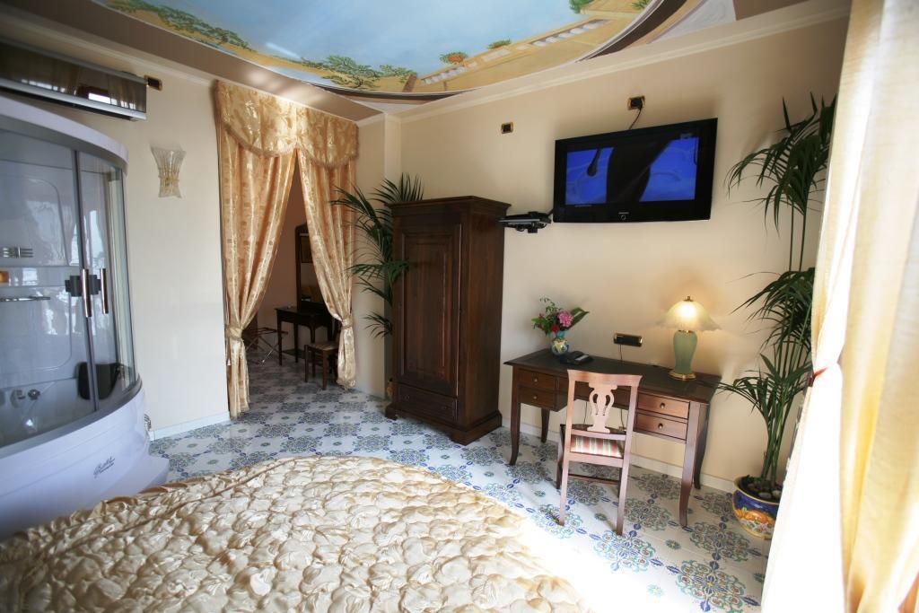 Hotel Sottovento 산테지디오델몬테알비노 외부 사진