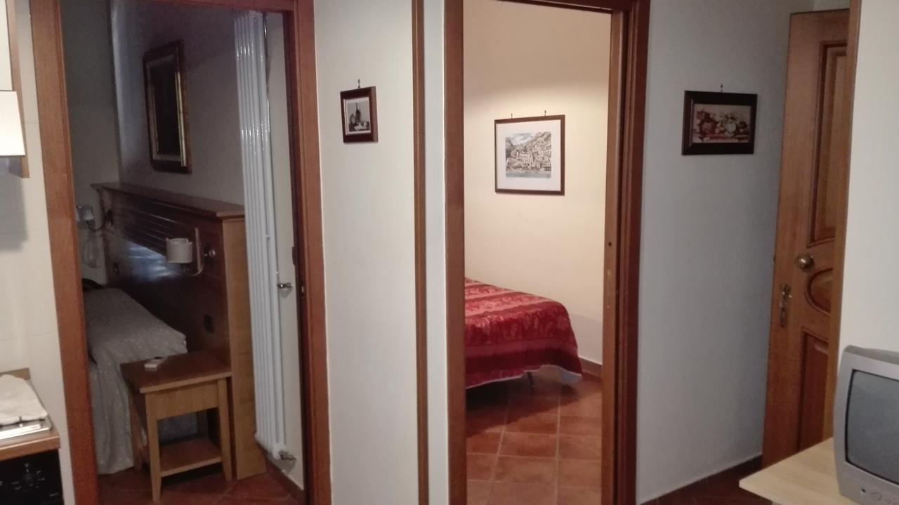 Hotel Sottovento 산테지디오델몬테알비노 외부 사진