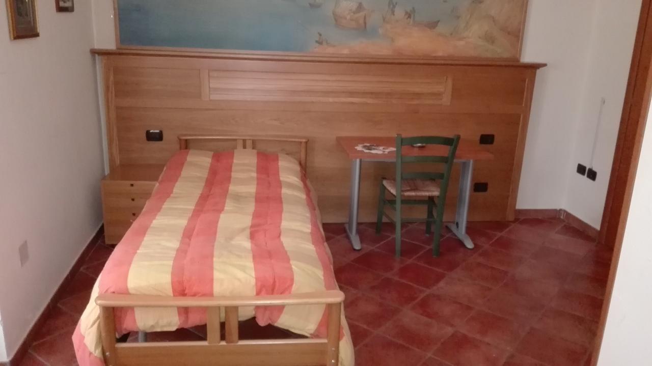 Hotel Sottovento 산테지디오델몬테알비노 외부 사진