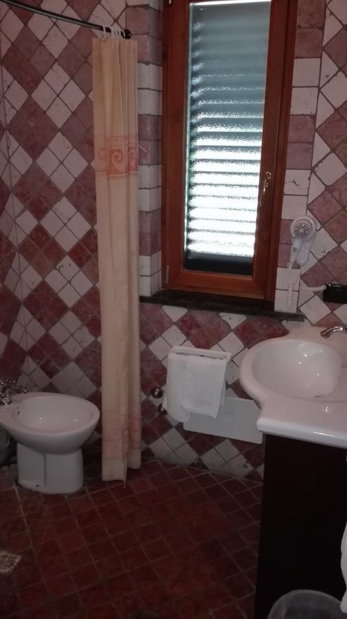 Hotel Sottovento 산테지디오델몬테알비노 외부 사진